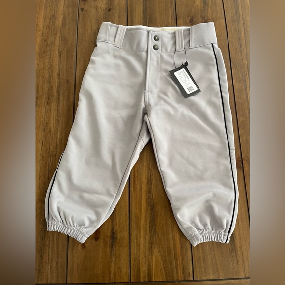 Bruce Bolt Other - Boys Bruce Bolt Knickers
NWT gray with black piping 
YL/26
New condition